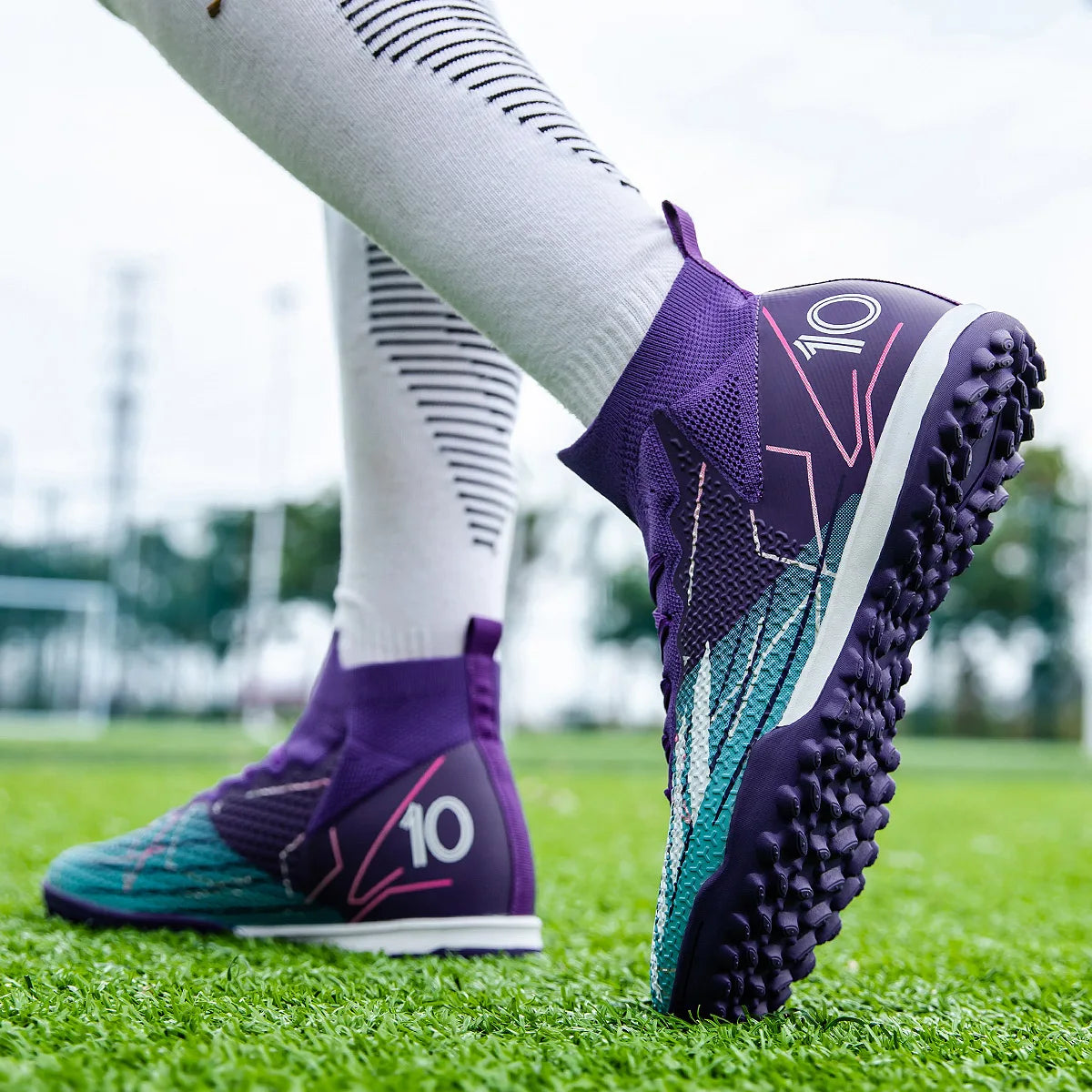 “Dominate the Pitch with New Short Spike Football Boots – Pro-Level Grip for Men & Women”