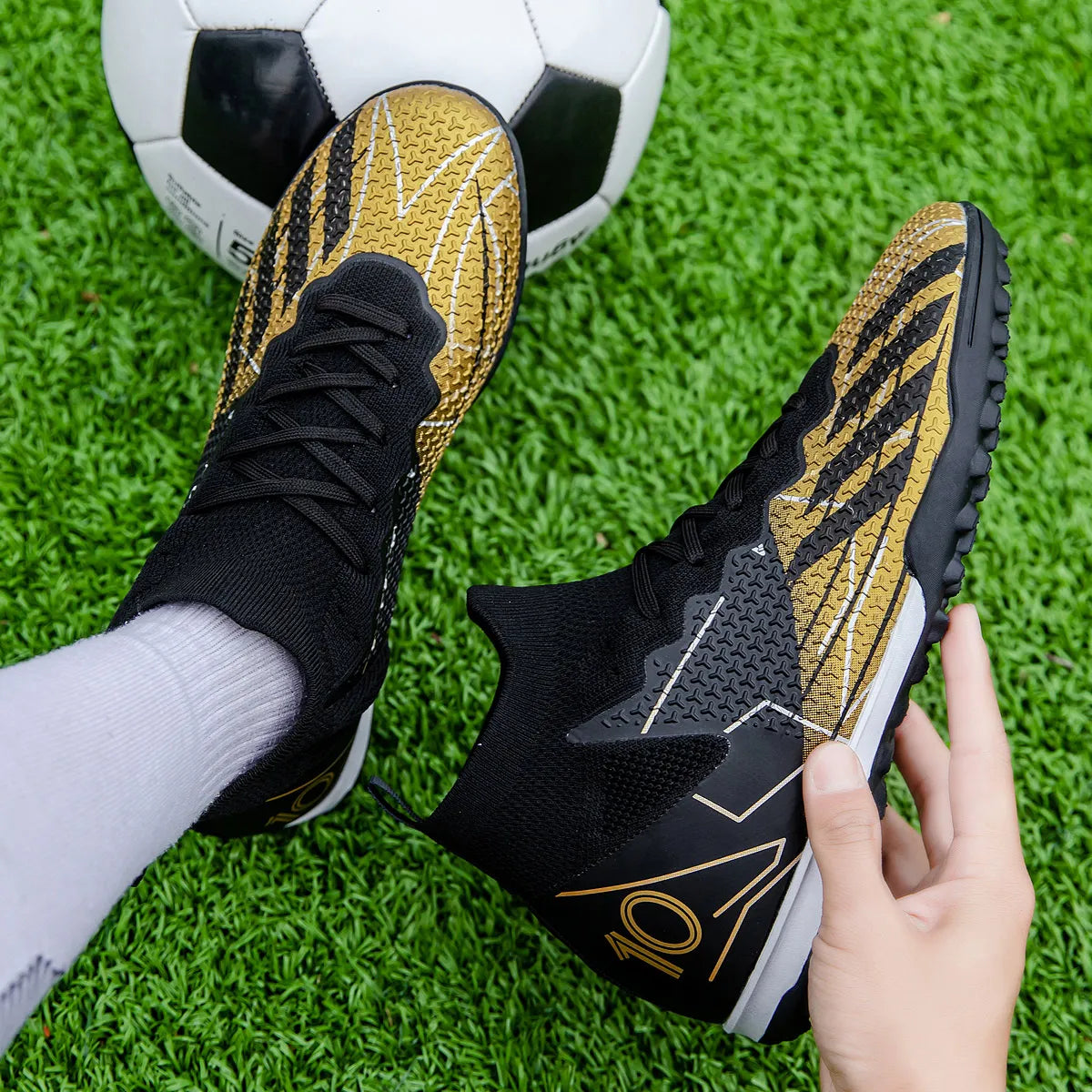 “Dominate the Pitch with New Short Spike Football Boots – Pro-Level Grip for Men & Women”
