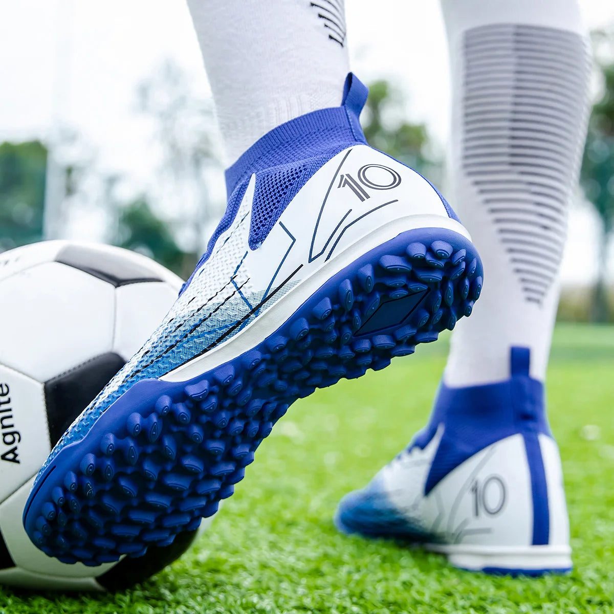 “Dominate the Pitch with New Short Spike Football Boots – Pro-Level Grip for Men & Women”